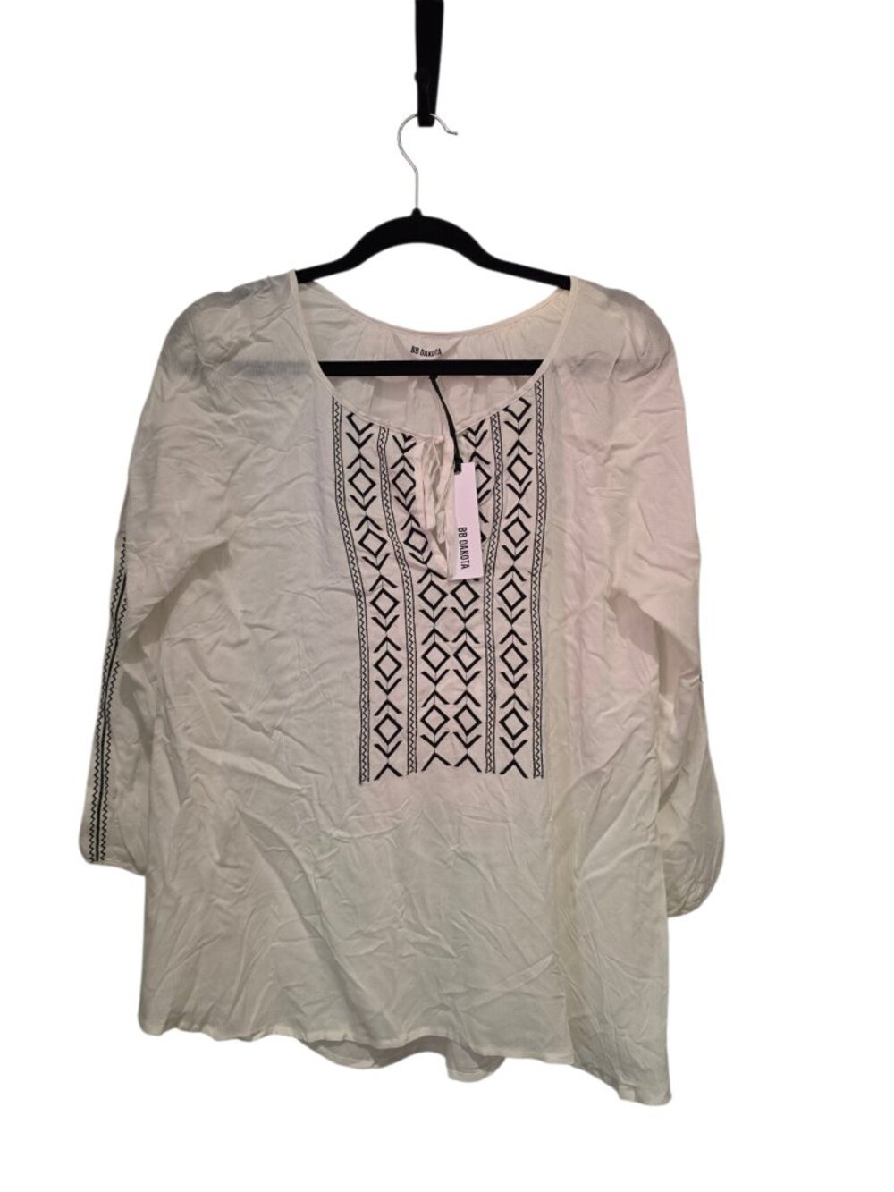 NWT Peasant-style BB Dakota Boho blouse with black geometric diamond-pattern S